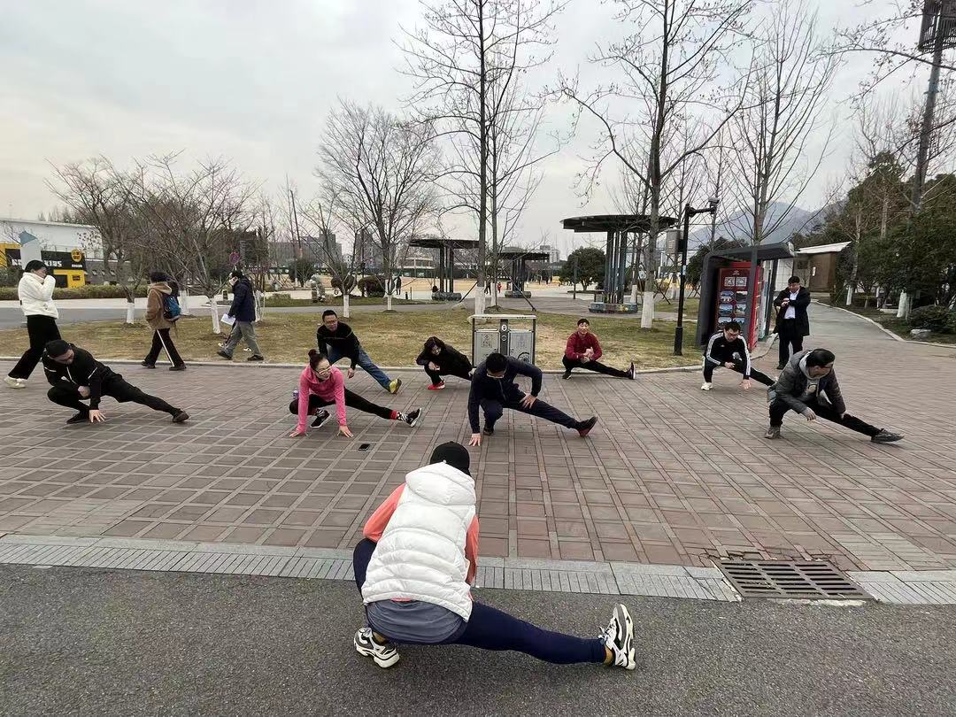 向夢(mèng)想奔跑，朝未來前行——“感動(dòng)跑團(tuán)”新年環(huán)湖跑活動(dòng)